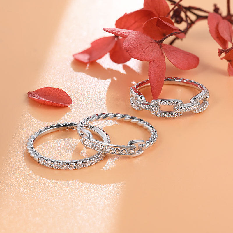 "Daffy" Moissanite Twisted Ring Band