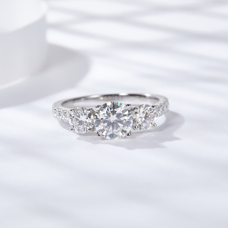 "Trinity" 2ct Round Cut Moissanite Ring S925