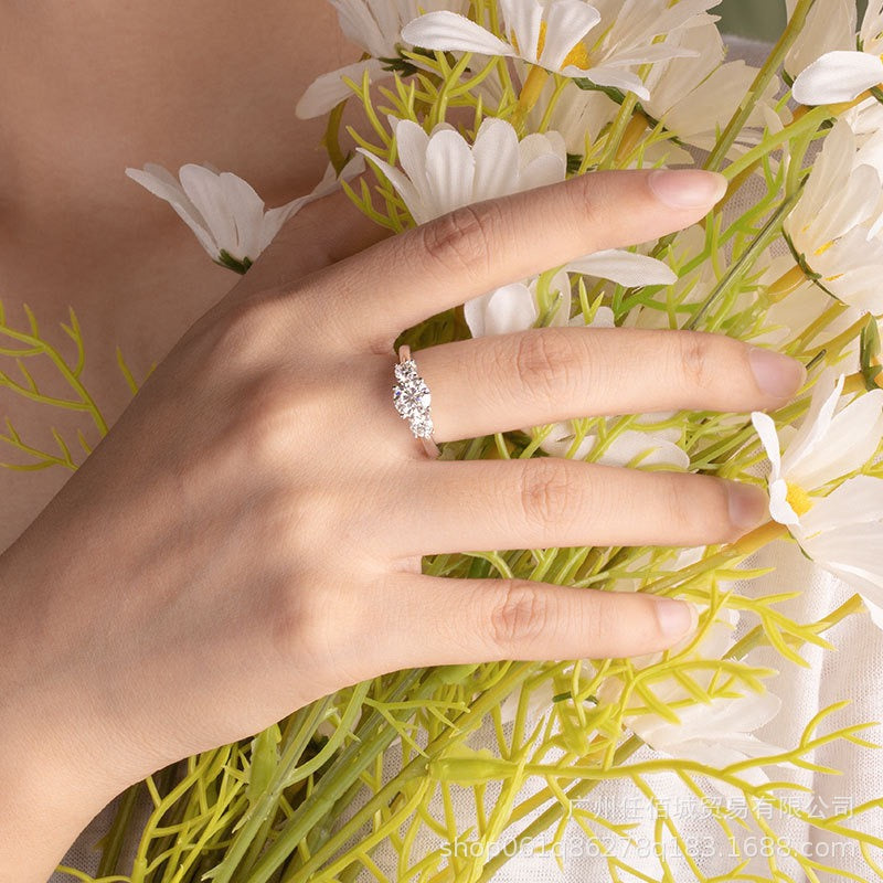 “Coconut" 1.6ct Round Cut Moissanite Ring S925