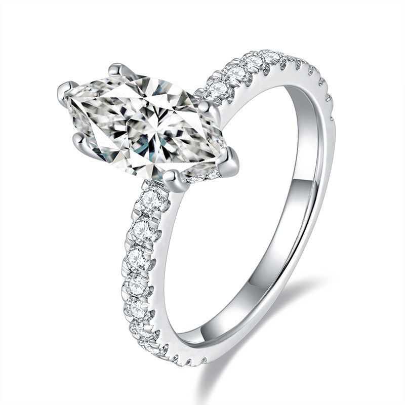 Vor „Maria“ 4 Karat Marquise-Schliff Moissanit-Ring