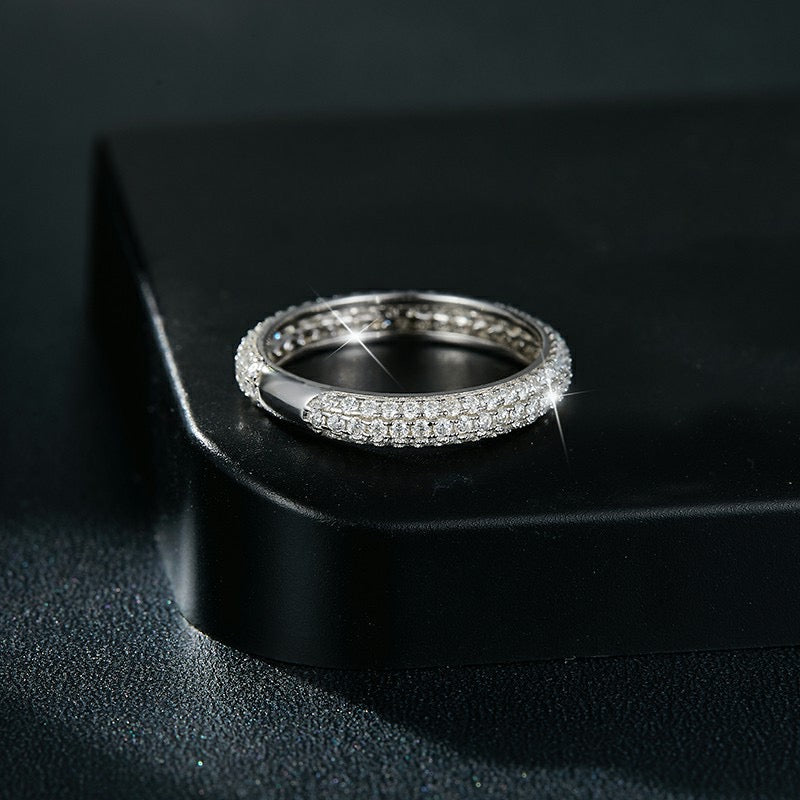 "Pave" Moissanit Kuppel Ringband S925