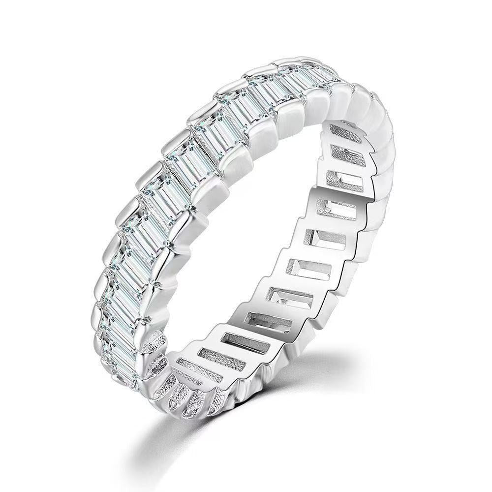 "Harmony" Emerlad Moissanite Engagement Band S925