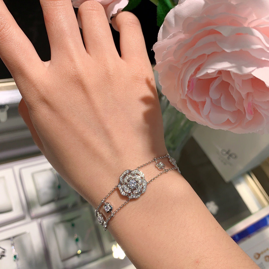 "Rose" Eternal String Dangling Moissanite Charm Bracelet S925