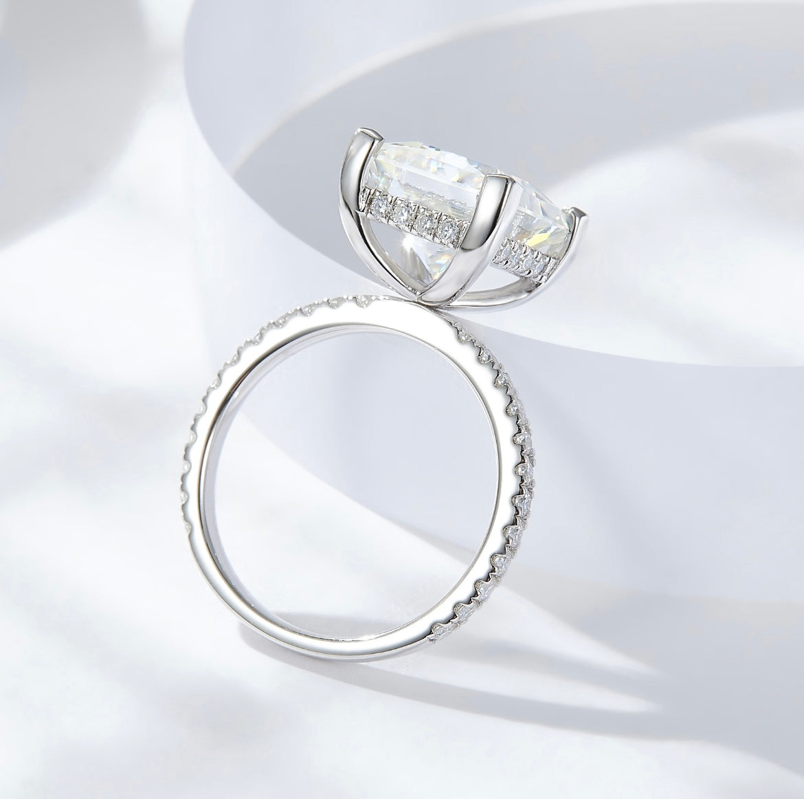 Vor „Beatrice“ 5 Karat Prinzessschliff-Moissanitring