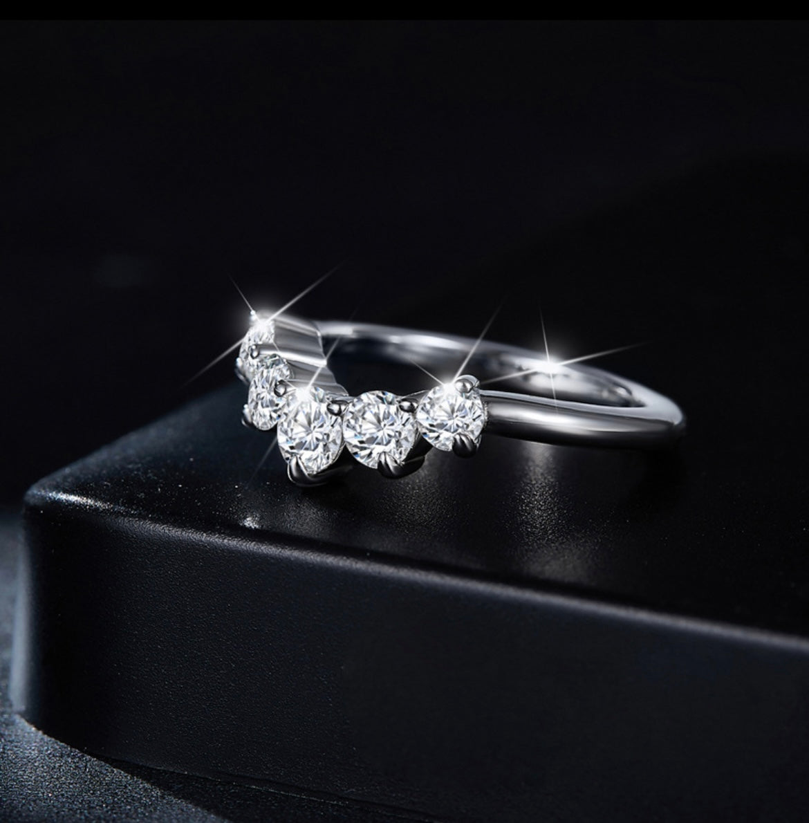 "Flora" 0.2ct Full Moissanite Band