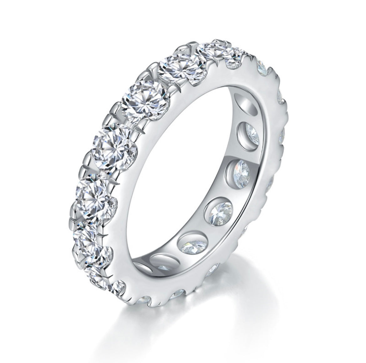 The "Noble" 0.3ct Full Moissanite Band