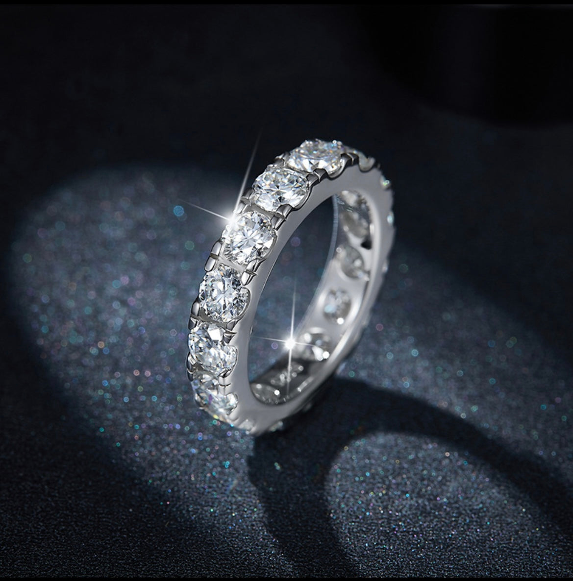 The "Noble" 0.3ct Full Moissanite Band