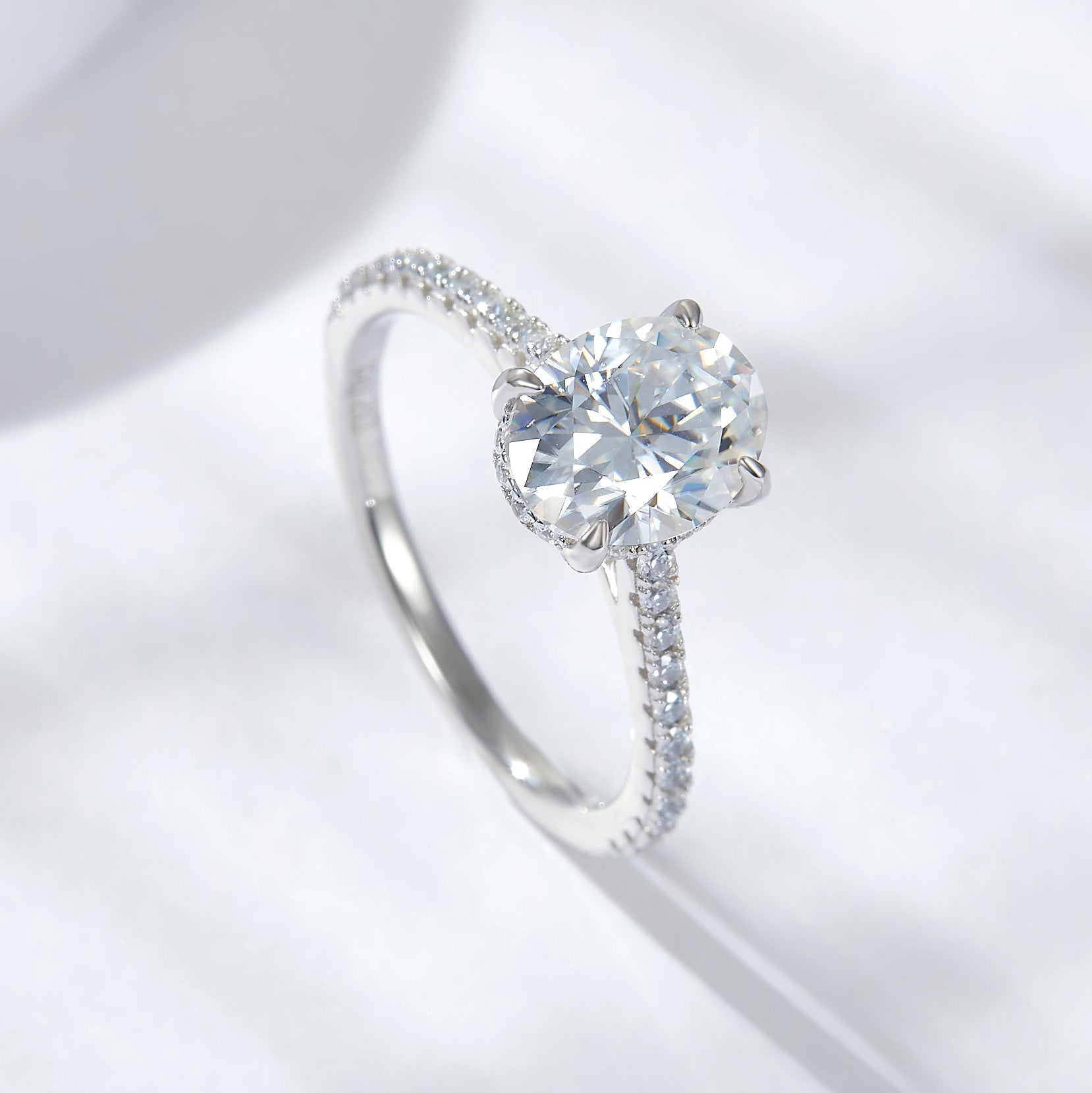 Farbenfroher Moissanit - „Emma“ Ovalschliff 2ct Moissanitring