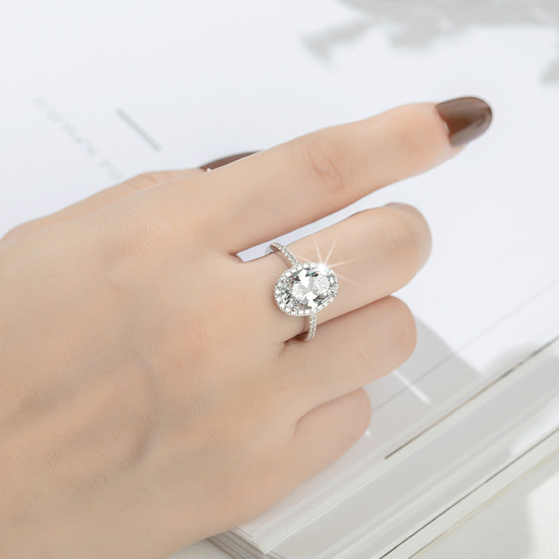 „Aria“ 5 Karat ovaler Moissanitring