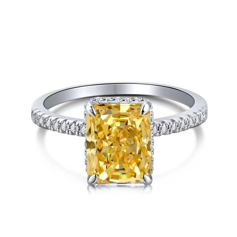 „Luna“ 4 Karat Radiant-Schliff High Carbon Ring