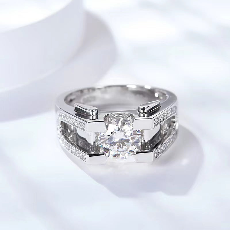 "Louis" 1ct/2ct Round Cut Moissanite Man's Ring