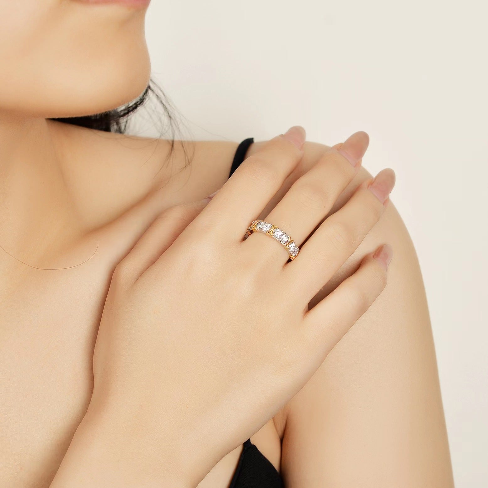 "Xara" Full Moissanite Band