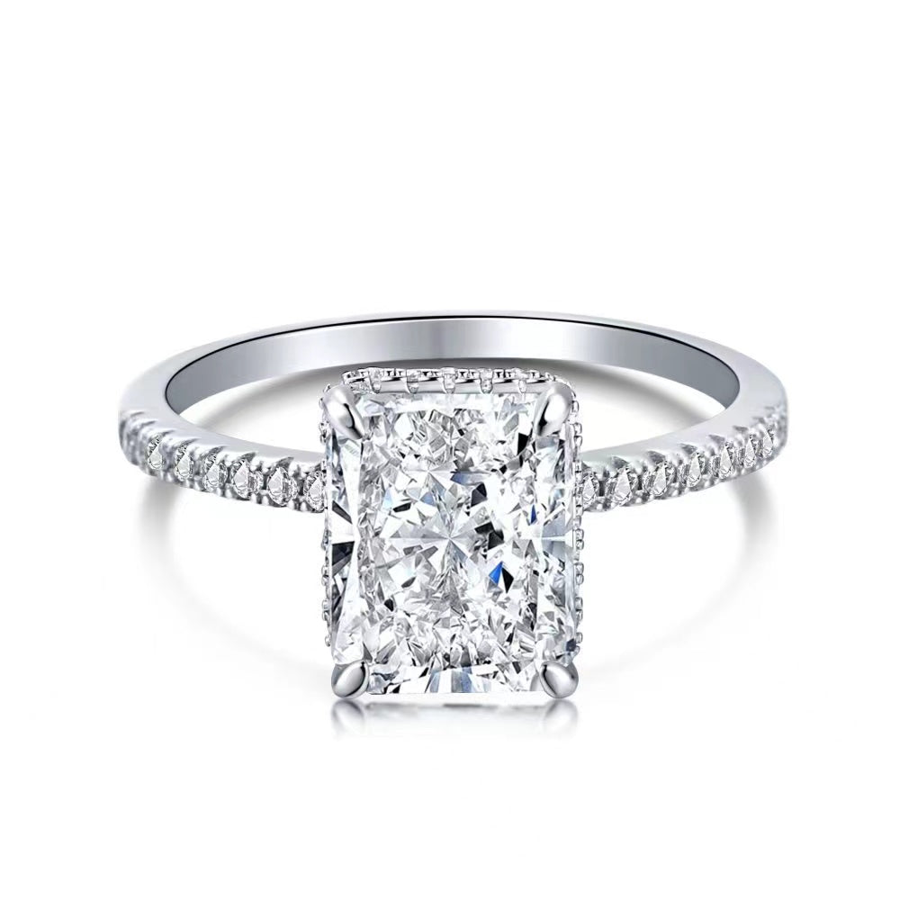 „Luna“ 4 Karat Radiant-Schliff High Carbon Ring