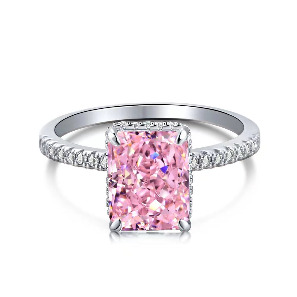 „Luna“ 4 Karat Radiant-Schliff High Carbon Ring