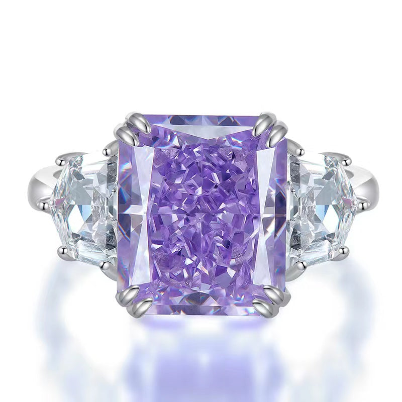 „Lavendel“ 5 Karat Radiant-Schliff High Carbon Diamantring