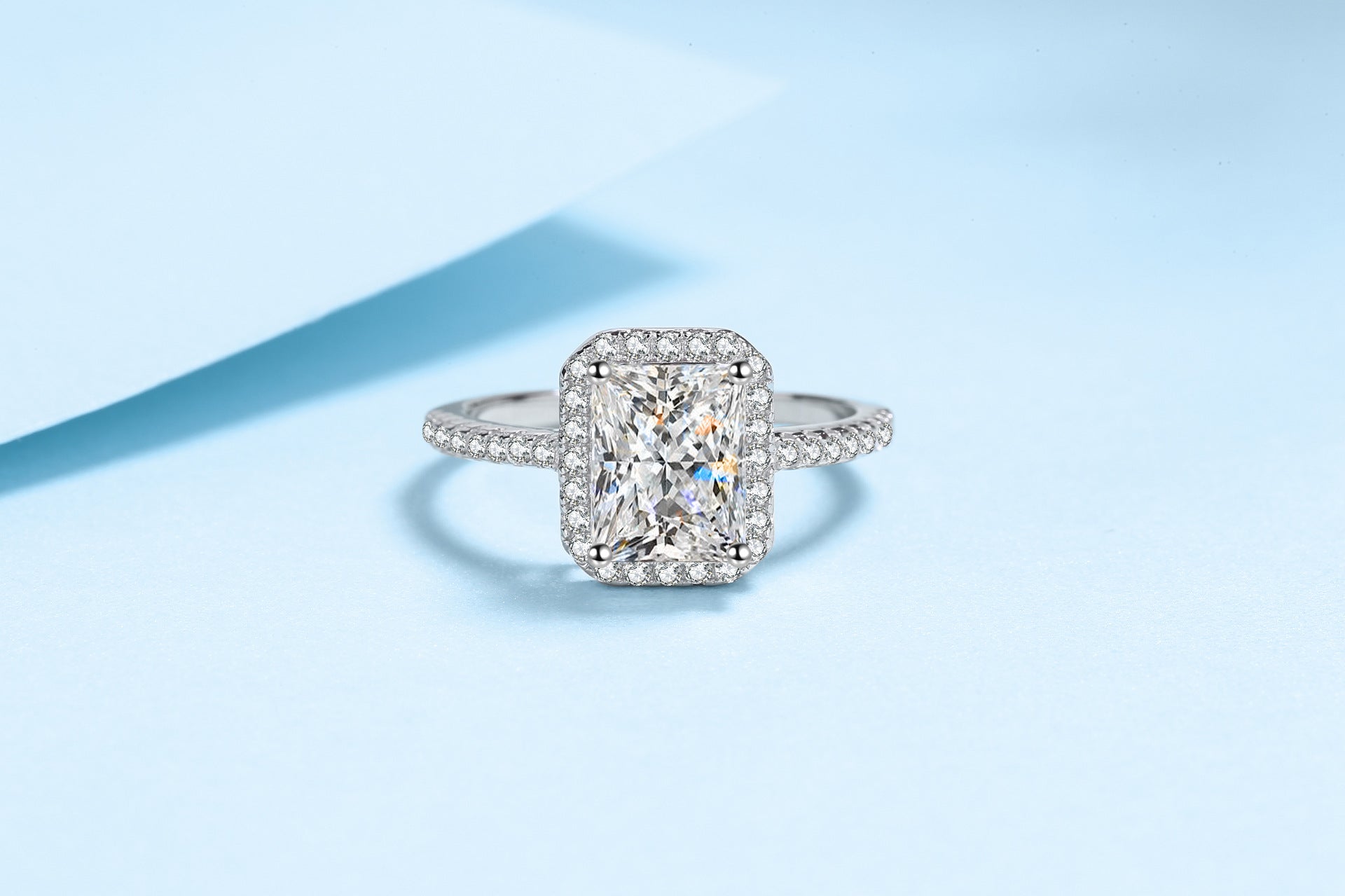 „Nora“ 1ct/2ct Smaragd-/Radaint-Schliff-Moissanit-Ring