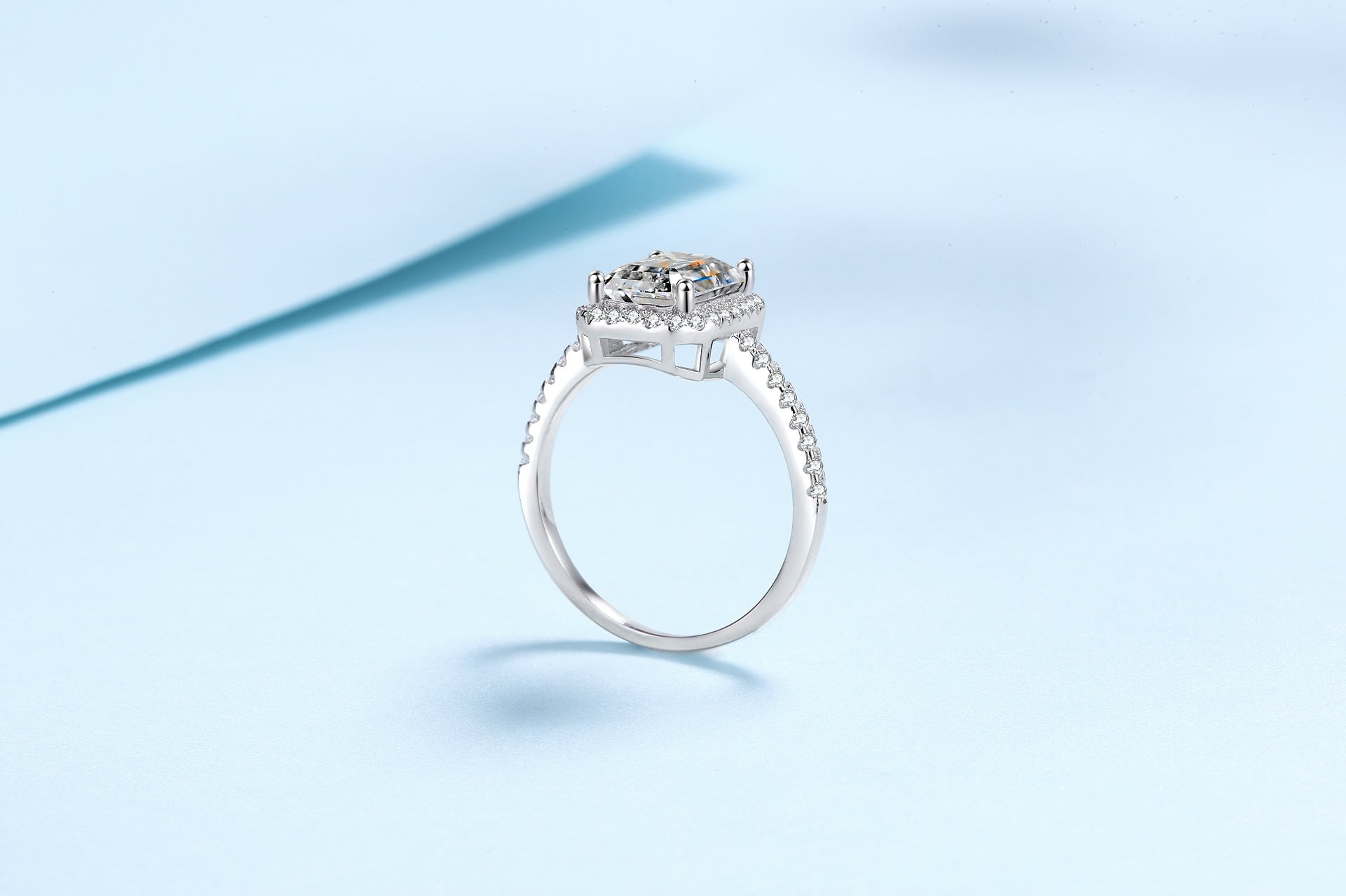 „Nora“ 1ct/2ct Smaragd-/Radaint-Schliff-Moissanit-Ring