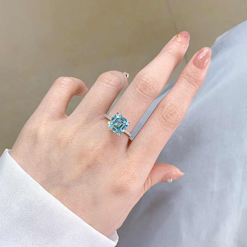 „Victoria“ 3 Karat Asscher-Schliff Zirkon Ring
