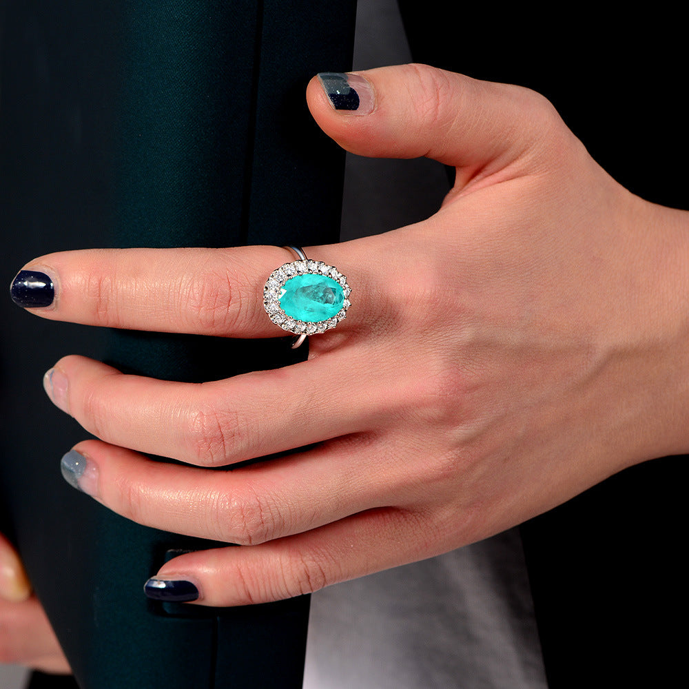 „Bella“ Ovalschliff-Ring mit hohem Kohlenstoffgehalt