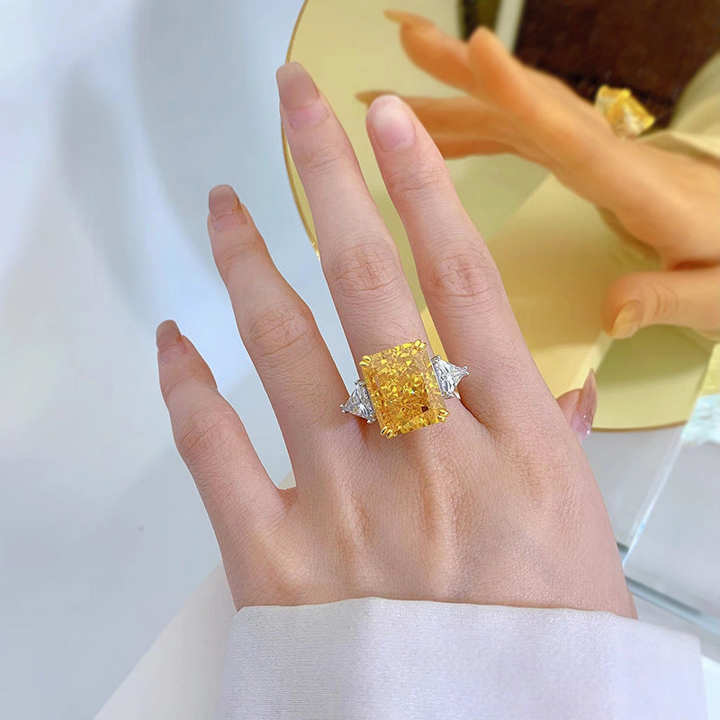 "Sunny" High Carbon Diamond Ring