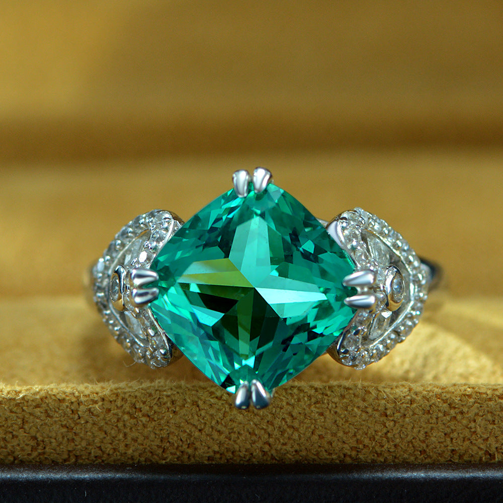 „Audrey“ 4 Karat Kissenschliff Paraiba-Ring aus dem Labor