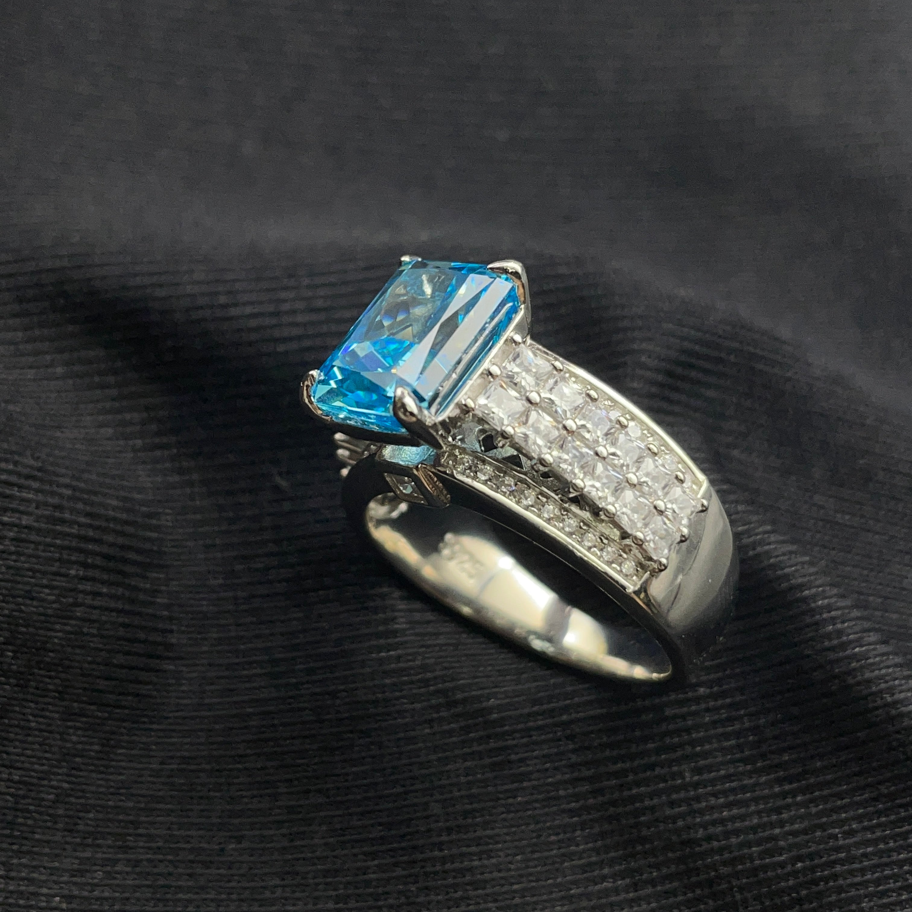 "Mello" 7.5ct High Carbon Diamond Ring