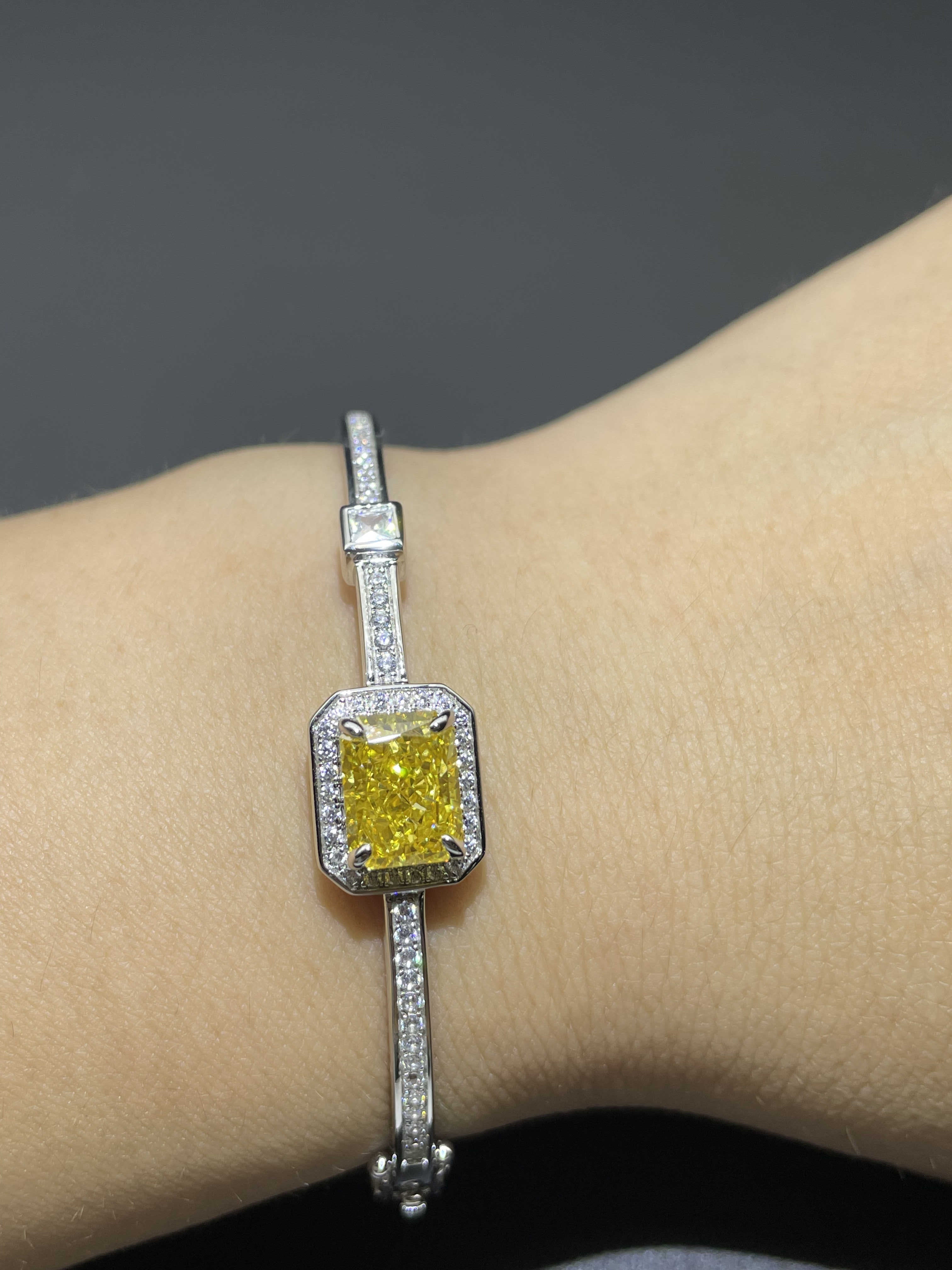 "Luna" Series 4.5ct Radiant Cut S925 Bangle High Carbon