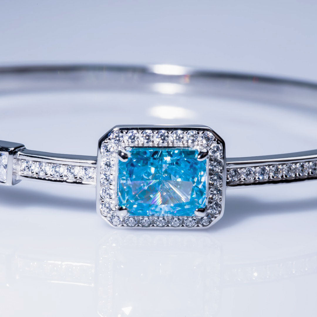 "Luna" Series 4.5ct Radiant Cut S925 Bangle High Carbon